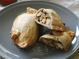Empanada de Pollo Teriyaki