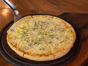 Pizza 4 quesos