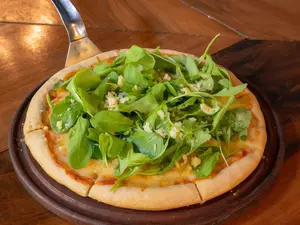 Pizza con rúcula