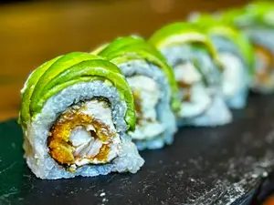 Avocado roll 10 piezas