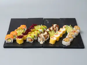 Tabla salmón y langostinos (30 piezas)