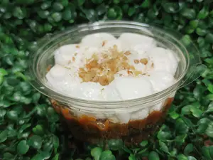 Brownie con dulce y merengue