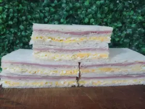 Sándwich de huevo y jamón x3