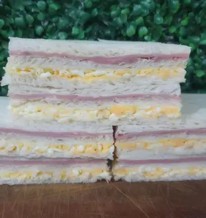 Sandwich de jamon y huevo x3