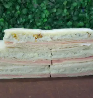 Sandwich jamon y roquefort x3