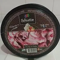 Crema helada de chantilly con frutillas
