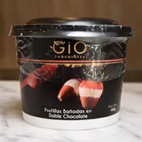 2 frutillas bañadas en choco
