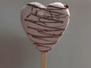 Paleta corazón frutilla