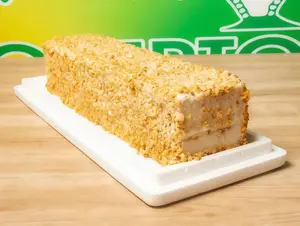 Postre helado almendrado