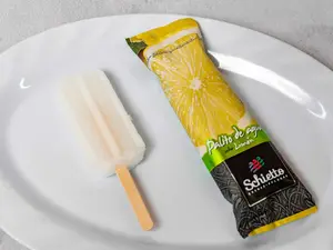 Palito de agua de limón