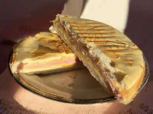 Árabe jamón y queso