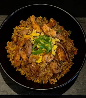 Yakimeshi Con Pollo