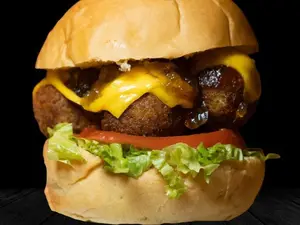 Veggie burger + papas fritas