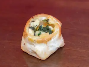 Canastita de queso y albahaca