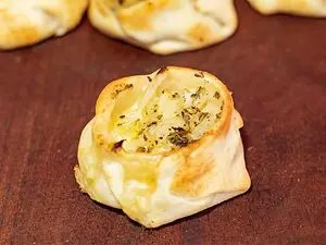 Canastita de queso y cebolla
