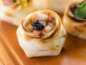 Panceta y ciruelas
