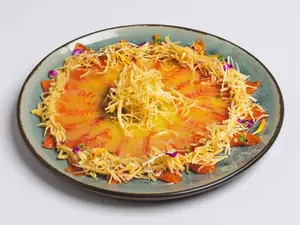 TIRADITO DE SALMON Y Y MARACUYA