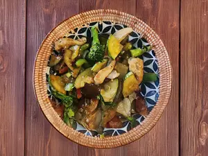 Wok de pollo con vegetales
