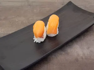 Nigiri de salmón x 2u