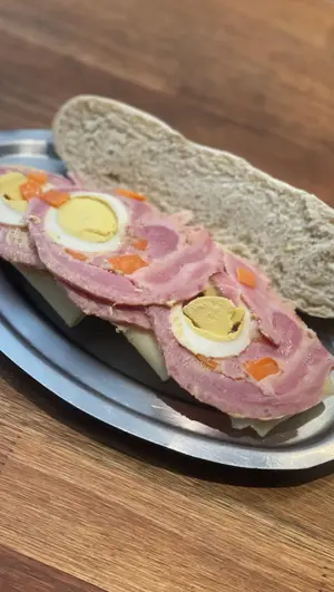 Sandwich De Matambre De Carne