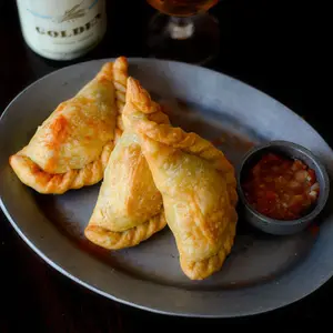 3 Empanadas De Carne