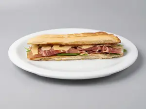 Ciabatta De Crudo Y Queso