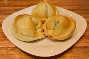 Empanada de jamón y queso