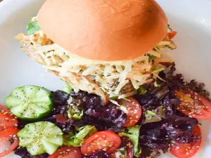 Sándwich De Pollo Al Romero Y Queso