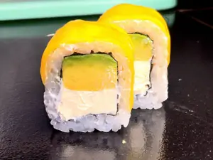 Sushi Mango Roll