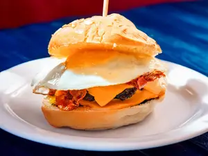 Hamburguesa de la casa