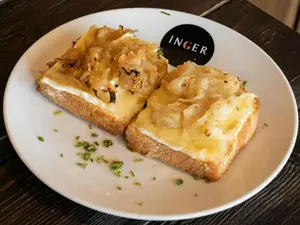 Brusqueta con queso brie