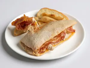 Sándwich de pollo bacon