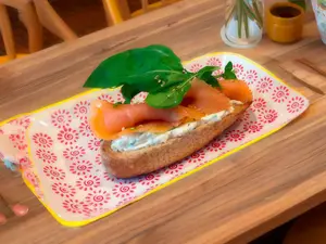Tostada de salmón
