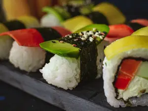 Avocado Niguiri x 5