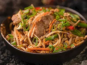 Yakisoba De Lomo