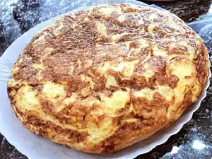 Tortilla de jamón y queso