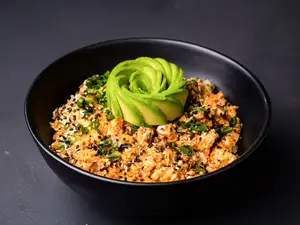 Poke de salmón fuego