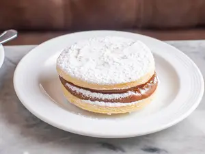 Alfajor de manteca y dulce de leche
