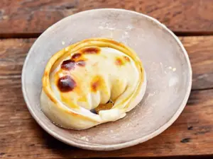 Empanada De Cebolla Y Queso