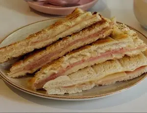 Tostado jamón y queso Miga