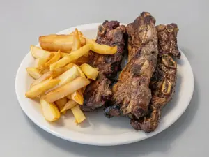 Asado con guarnición