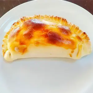 Empanada de jamón y mozzarella