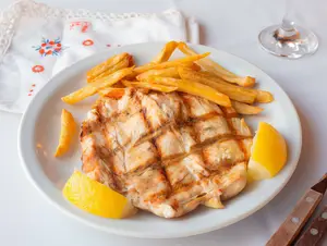 Pechuga de pollo y guarnición