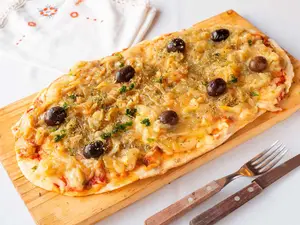 Pizza de cebolla caramelizada
