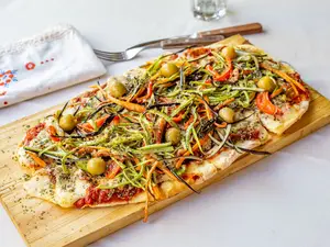 Pizza de vegetales al wok