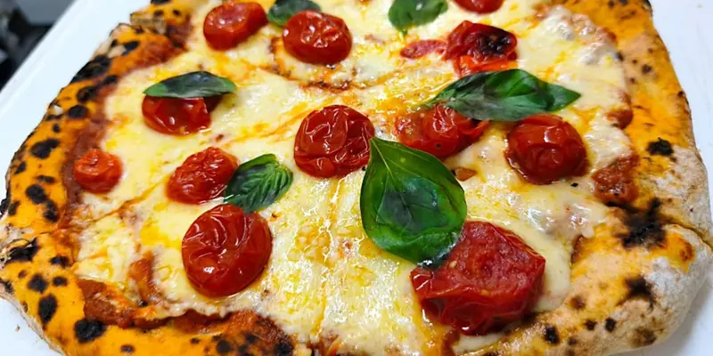Junos Pizzas Masa Madre