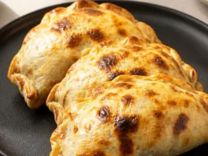 3 empanadas + gaseosa 600ml