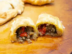 Empanada De Carne Picada