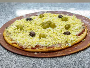 Pizza Mozzarella Con Huevos