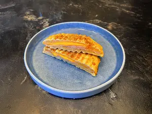 Chipa prensado de lomo/cheddar